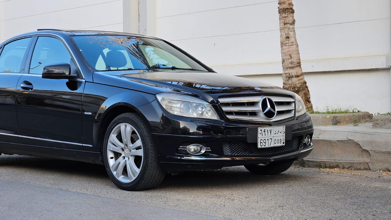 2011 E200مرسيدس